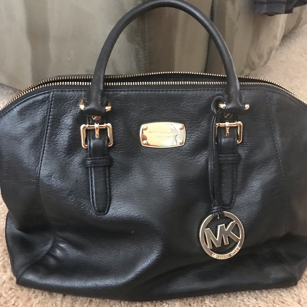 Michael Kors handbag without shoulder strap.